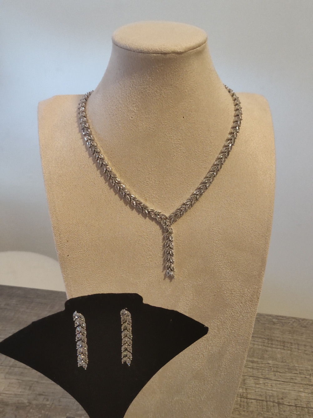 Elegant Silver  Swarovski Leaf Lariat Necklace with Matching Earrings - Women